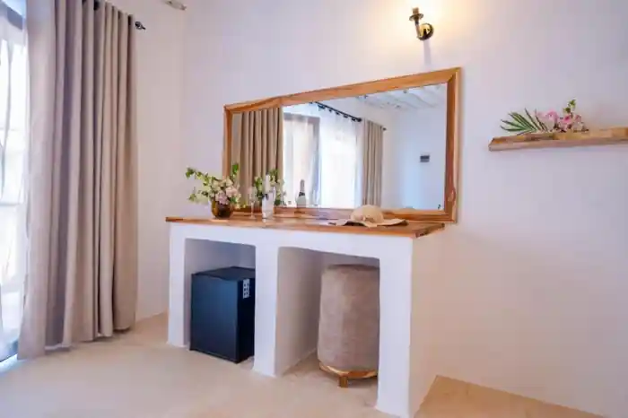 Guest-room dressing area